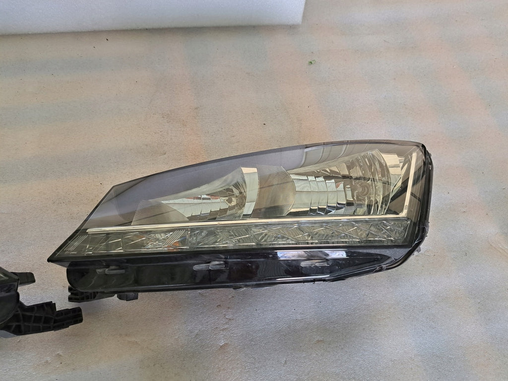 Frontscheinwerfer Skoda Fabia III 6V1941016 6V1941015 LED Rechts oder Links
