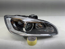 Laden Sie das Bild in den Galerie-Viewer, Frontscheinwerfer Volvo V60 I 31698825 Xenon Rechts Scheinwerfer Headlight SCH7443457778jf