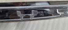 Laden Sie das Bild in den Galerie-Viewer, Frontscheinwerfer Renault Trafic III 260108047R Rechts Scheinwerfer Headlight SCH8043947219io