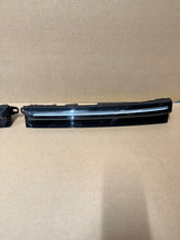Laden Sie das Bild in den Galerie-Viewer, Frontscheinwerfer VW 57L941653B 57L941654B Ein Satz Scheinwerfer Headlight SCH9405005766dp