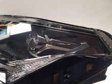 Laden Sie das Bild in den Galerie-Viewer, Frontscheinwerfer Skoda Enyaq IV 5LB941015A LED Links Scheinwerfer Headlight