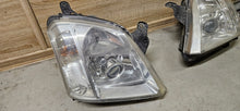 Laden Sie das Bild in den Galerie-Viewer, Frontscheinwerfer Opel Meriva A 93321054 Xenon Links Scheinwerfer Headlight SCH3359139592di