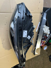 Laden Sie das Bild in den Galerie-Viewer, Frontscheinwerfer Mercedes-Benz W177 A1779064703 Full LED Rechts oder Links SCH5203904134qi