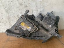 Laden Sie das Bild in den Galerie-Viewer, Frontscheinwerfer Toyota Avensis Xenon Rechts Scheinwerfer Headlight SCH6784398469yf