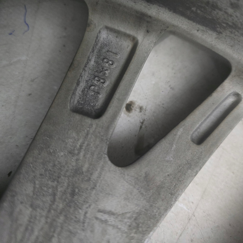 1x Alufelge 18 Zoll 8.0" 5x114.3 50ET Glanz Silber 42611-33C80 Toyota Camry