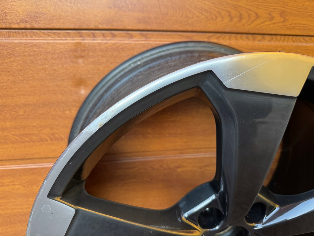 1x Alufelge 19 Zoll 8.5" 5x112 53ET Glanz Schwarz 8V0601025FC Audi A3 Rim Wheel FEL8062853293dl