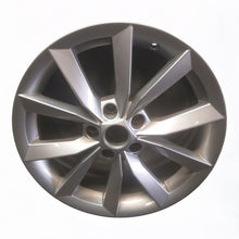 Laden Sie das Bild in den Galerie-Viewer, 1x Alufelge 17 Zoll 7.0&quot; 5x112 45ET 5L0601025K Skoda Rapid Rim Wheel