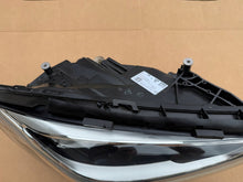 Laden Sie das Bild in den Galerie-Viewer, Frontscheinwerfer Mercedes-Benz W247 A2479067600 Rechts Scheinwerfer Headlight SCH4998036632ky