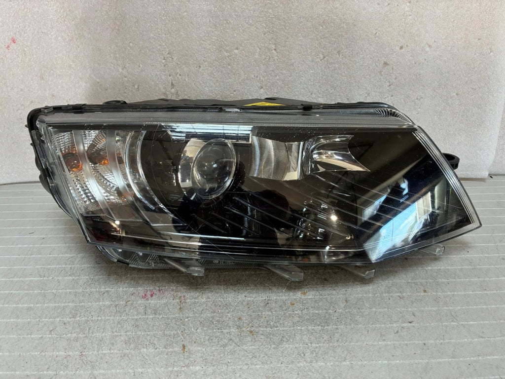 Frontscheinwerfer Skoda Octavia III 5E1941016B Xenon Rechts Headlight SCH7832510410cq