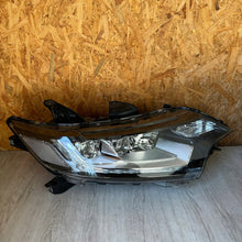 Laden Sie das Bild in den Galerie-Viewer, Frontscheinwerfer Mitsubishi Outlander III 8301CB-64 8301CB-60 Ein Satz
