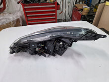Load image into Gallery viewer, Frontscheinwerfer Toyota Yaris LED Ein Stück (Rechts oder Links) Headlight