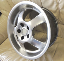 Laden Sie das Bild in den Galerie-Viewer, 4x Alufelge 17 Zoll 7.5" 5x114.3 35ET Glanz Silber Rim Wheel FEL2630809153ww