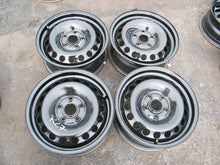 Laden Sie das Bild in den Galerie-Viewer, 4x Alufelge 15 Zoll 6.0" 5x112 47ET Silber VW Caddy V Golf III Jetta VI Touran FEL9202054412rr