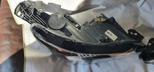 Laden Sie das Bild in den Galerie-Viewer, Frontscheinwerfer Peugeot 5008 Rechts Scheinwerfer Headlight SCH7741221866jj