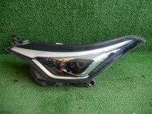 Laden Sie das Bild in den Galerie-Viewer, Frontscheinwerfer Toyota Chr C-Hr Links Scheinwerfer Headlight SCH8317031021zz