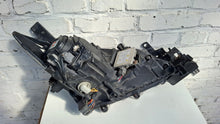 Laden Sie das Bild in den Galerie-Viewer, Frontscheinwerfer Mazda 3 BHT65104 Links Scheinwerfer Headlight SCH4009159392is