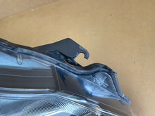 Load image into Gallery viewer, Frontscheinwerfer Toyota Yaris Rechts Scheinwerfer Headlight