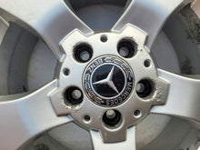 Laden Sie das Bild in den Galerie-Viewer, 4x Alufelge 17 Zoll 7.5" 5x112 47 5ET Glanz Silber A2044013602 Mercedes-Benz FEL7181462946tk