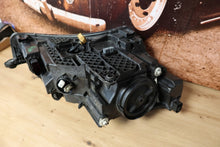 Laden Sie das Bild in den Galerie-Viewer, Frontscheinwerfer Skoda Superb III 3V1941015 Xenon Links Scheinwerfer Headlight