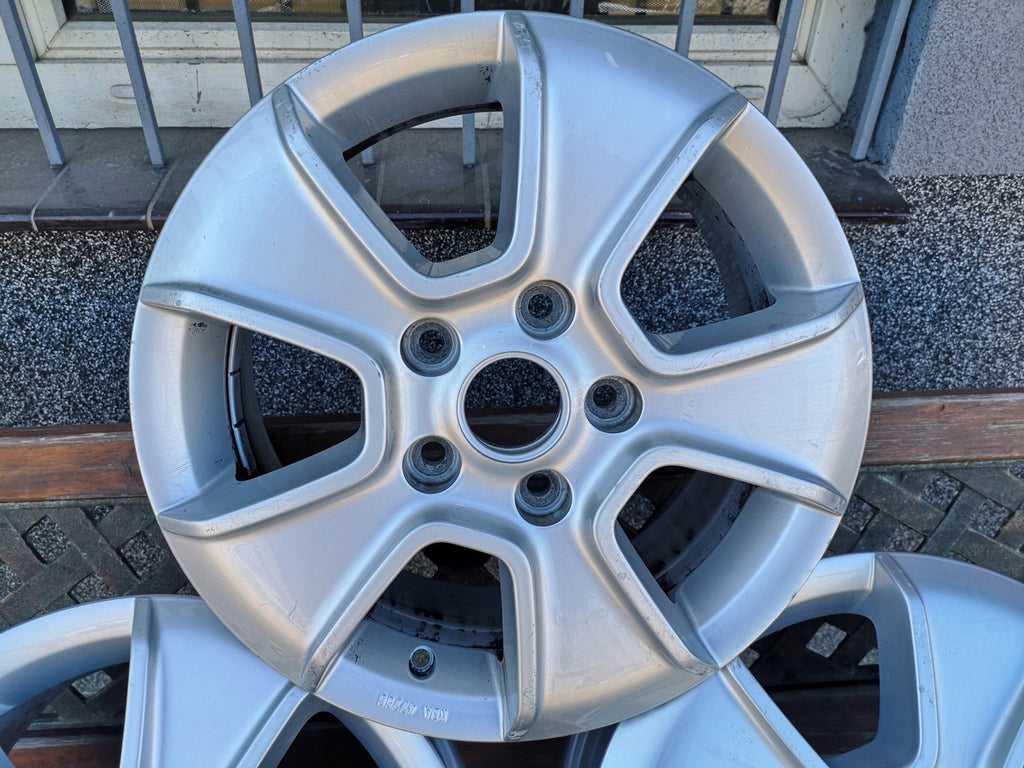 1x Alufelge 16 Zoll 6.5" 5x120 62ET Glanz Silber 2H0071496 VW Amarok Rim Wheel