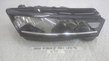 Laden Sie das Bild in den Galerie-Viewer, Frontscheinwerfer Skoda Octavia IV 5E4941016 LED Rechts Scheinwerfer Headlight SCH9391437797ii