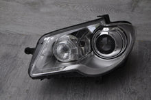 Load image into Gallery viewer, Frontscheinwerfer VW Touran 1T1941751A Xenon Links Scheinwerfer Headlight