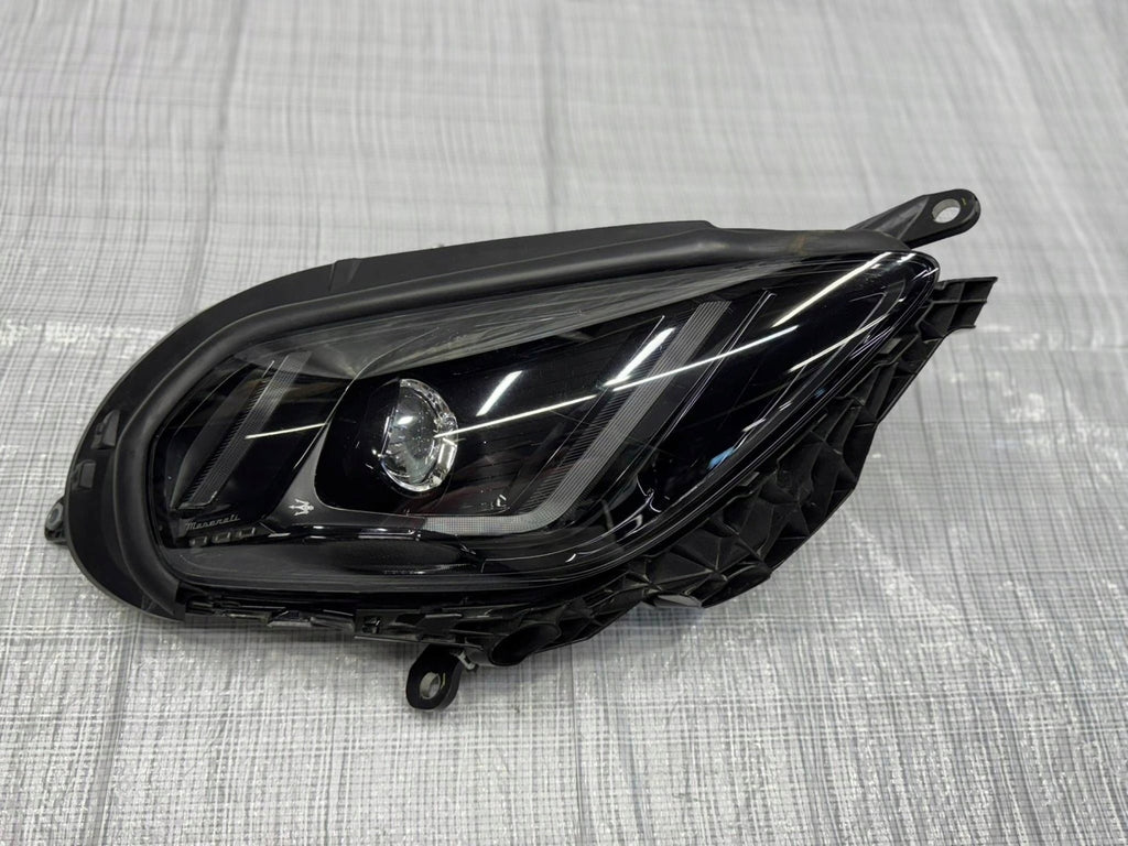 Frontscheinwerfer Maserati I 06701588610 Rechts Scheinwerfer Headlight SCH5321871113ya