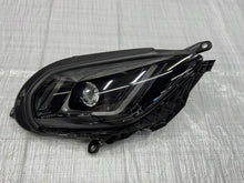 Laden Sie das Bild in den Galerie-Viewer, Frontscheinwerfer Maserati I 06701588610 Rechts Scheinwerfer Headlight SCH5321871113ya