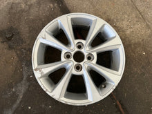 Laden Sie das Bild in den Galerie-Viewer, 1x Alufelge 15 Zoll 5.0&quot; 4x100 Toyota Yaris Rim Wheel