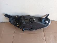 Laden Sie das Bild in den Galerie-Viewer, Frontscheinwerfer Ford Fiesta L1BB-13E015-CD Links Scheinwerfer Headlight SCH8839622012lr