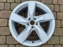 Laden Sie das Bild in den Galerie-Viewer, 1x Alufelge 17 Zoll 6.5" 5x112 39ET 2GM601025A VW T-Cross Rim Wheel FEL5355620808nq