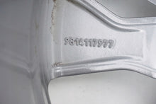 Laden Sie das Bild in den Galerie-Viewer, 1x Alufelge 17 Zoll 7.0" 5x108 40ET Glanz Graphit 9814117977 Peugeot Rim Wheel FEL7957842238qf