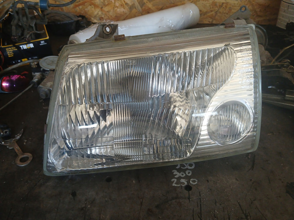 Frontscheinwerfer Hyundai Galloper Links Scheinwerfer Headlight SCH5103439798do