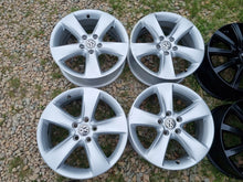 Laden Sie das Bild in den Galerie-Viewer, 4x Alufelge 17 Zoll 6.5" 5x112 39ET Silber 3C8601025F Audi Rim Wheel FEL1085837408hl