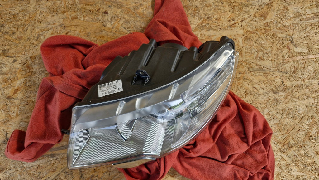 Frontscheinwerfer Skoda Superb II 3T1941015E Xenon Links Scheinwerfer Headlight