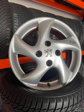Load image into Gallery viewer, 1x Alufelge 15 Zoll 6.0" 4x108 28ET Glanz Silber Peugeot Rim Wheel FEL7266336343ra