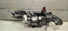 Laden Sie das Bild in den Galerie-Viewer, Frontscheinwerfer Peugeot 108 81150-0H150 LED Links Scheinwerfer Headlight