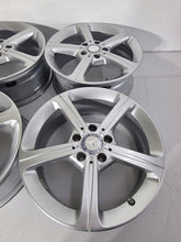 Laden Sie das Bild in den Galerie-Viewer, 4x Alufelge 17 Zoll 6.5" 5x112 44ET Glanz Silber A1774011200 Mercedes-Benz Cla FEL1381032727wo