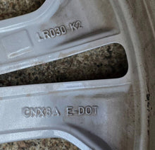Load image into Gallery viewer, 1x Alufelge 18 Zoll K8D2-1007-NA Land Rover Range Evoque L551 Ii Rim Wheel FEL8581027942xq