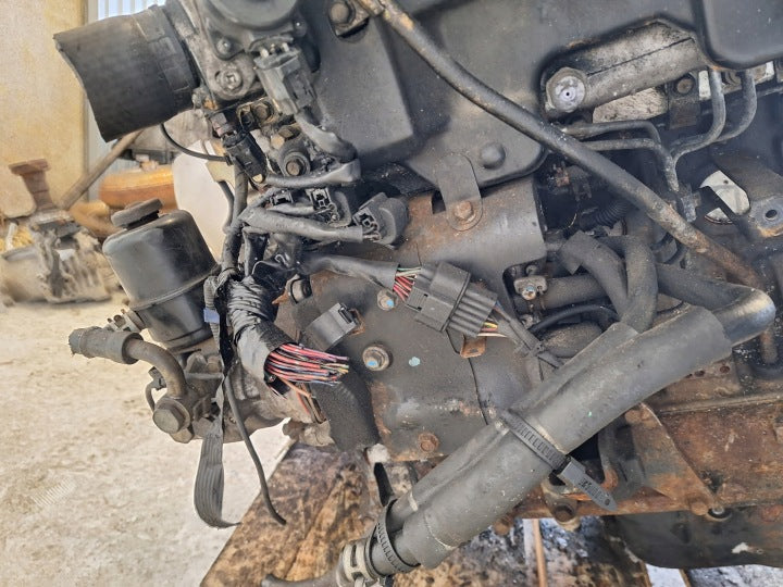 Motor Mercedes-Benz Mitsubishi W204 646811 3.2 DID 163PS 215TKm Diesel Komplett MOT5938511741vl