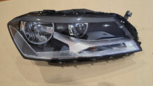 Laden Sie das Bild in den Galerie-Viewer, Frontscheinwerfer VW Passat B7 3AB941006 FALSE Scheinwerfer Headlight SCH2245279581gk