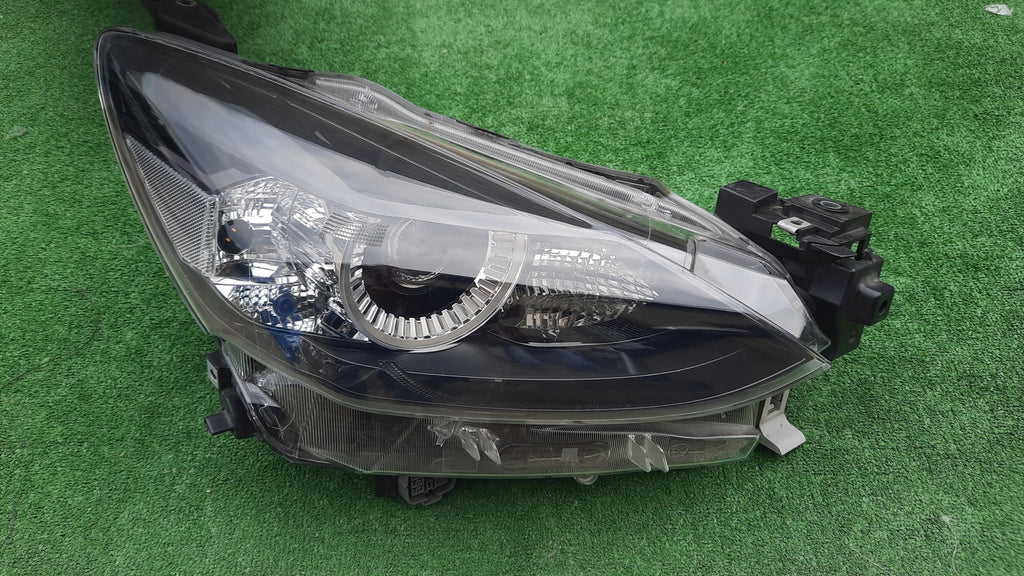 Frontscheinwerfer Mazda II D43N-51030 Full LED Rechts Scheinwerfer Headlight