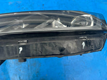 Laden Sie das Bild in den Galerie-Viewer, Frontscheinwerfer Skoda Octavia IV 5E4941015B Links Scheinwerfer Headlight SCH7421083131us