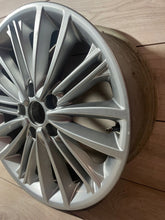 Laden Sie das Bild in den Galerie-Viewer, 1x Alufelge 17 Zoll 7.0" 5x114.3 52910-J9200 Hyundai Kona Rim Wheel FEL5589516397fq