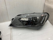 Laden Sie das Bild in den Galerie-Viewer, Frontscheinwerfer Skoda Superb III 3V1941015A 3V1941016A Rechts oder Links