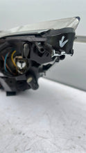 Load image into Gallery viewer, Frontscheinwerfer Kia Venga 030125720200 Rechts Scheinwerfer Headlight