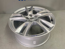 Laden Sie das Bild in den Galerie-Viewer, 1x Alufelge 18 Zoll 7.5&quot; 5x108 50ET Glanz Silber 31362866 Volvo Xc60 Ii