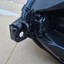 Laden Sie das Bild in den Galerie-Viewer, Frontscheinwerfer Land Rover Range Velar L560 L8A2-13W030-BA Full LED Links SCH2360503305li