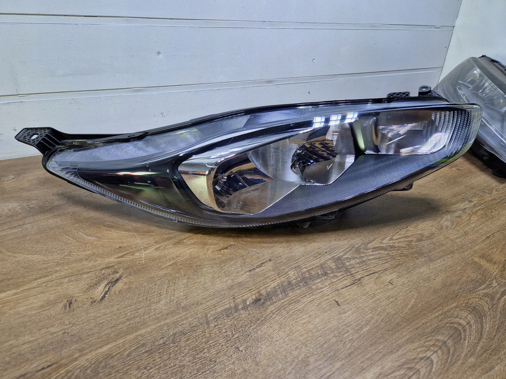 Frontscheinwerfer Ford Fiesta C1BB-13W029-AH Rechts Scheinwerfer Headlight