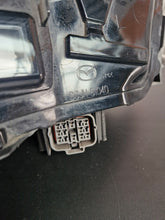 Laden Sie das Bild in den Galerie-Viewer, Frontscheinwerfer Mazda 3 Bp Links Scheinwerfer Headlight SCH2237510923fa